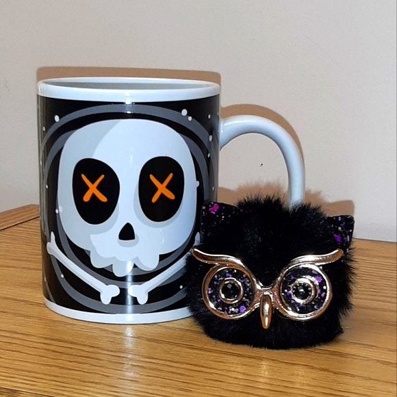 Skull Mug with Black Owl Keychain NWT - Picture 1 of 6